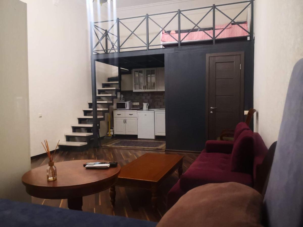 Затишні Апартаменти, Вулиця Дерибасівська, 13 Odesa Exterior photo